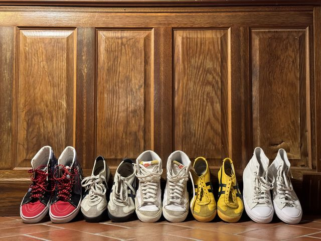 remove bad smell from shoes