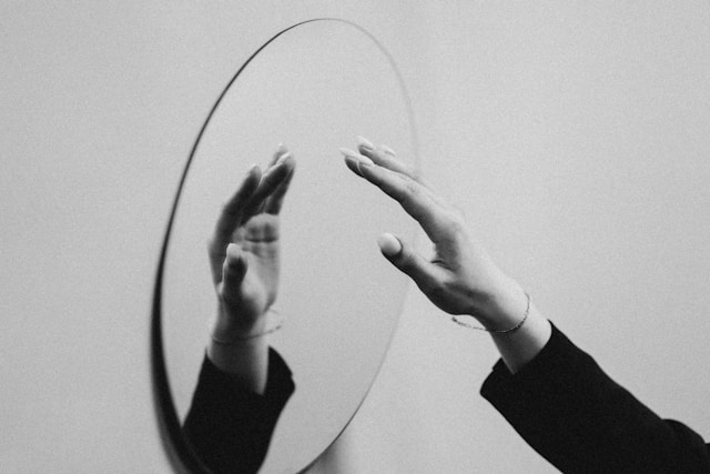 How to Keep Your Bathroom Mirror Fog-Free